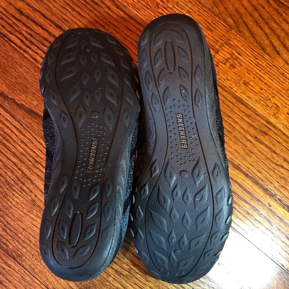 Skechers Black Relaxed Fit Memory Foam Womens Sneakers - Picture 3 of 4